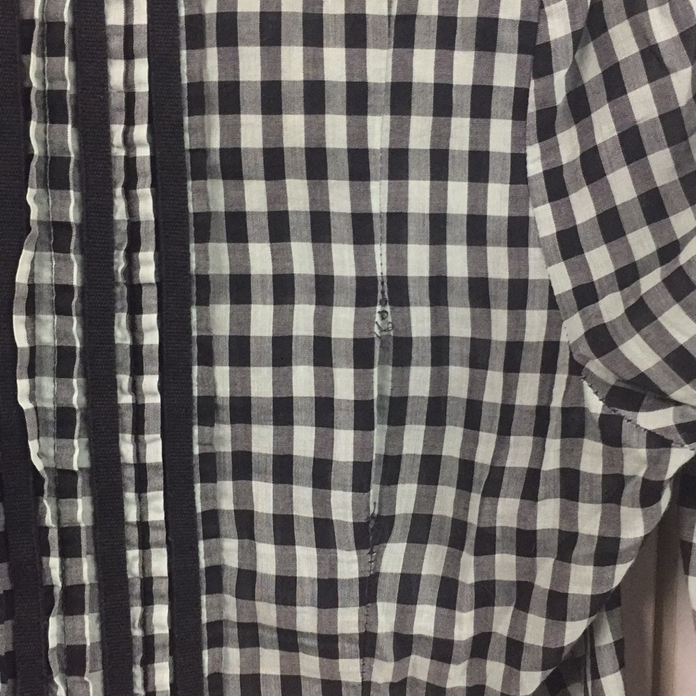 Woman’s blouse - Picture 3 of 4